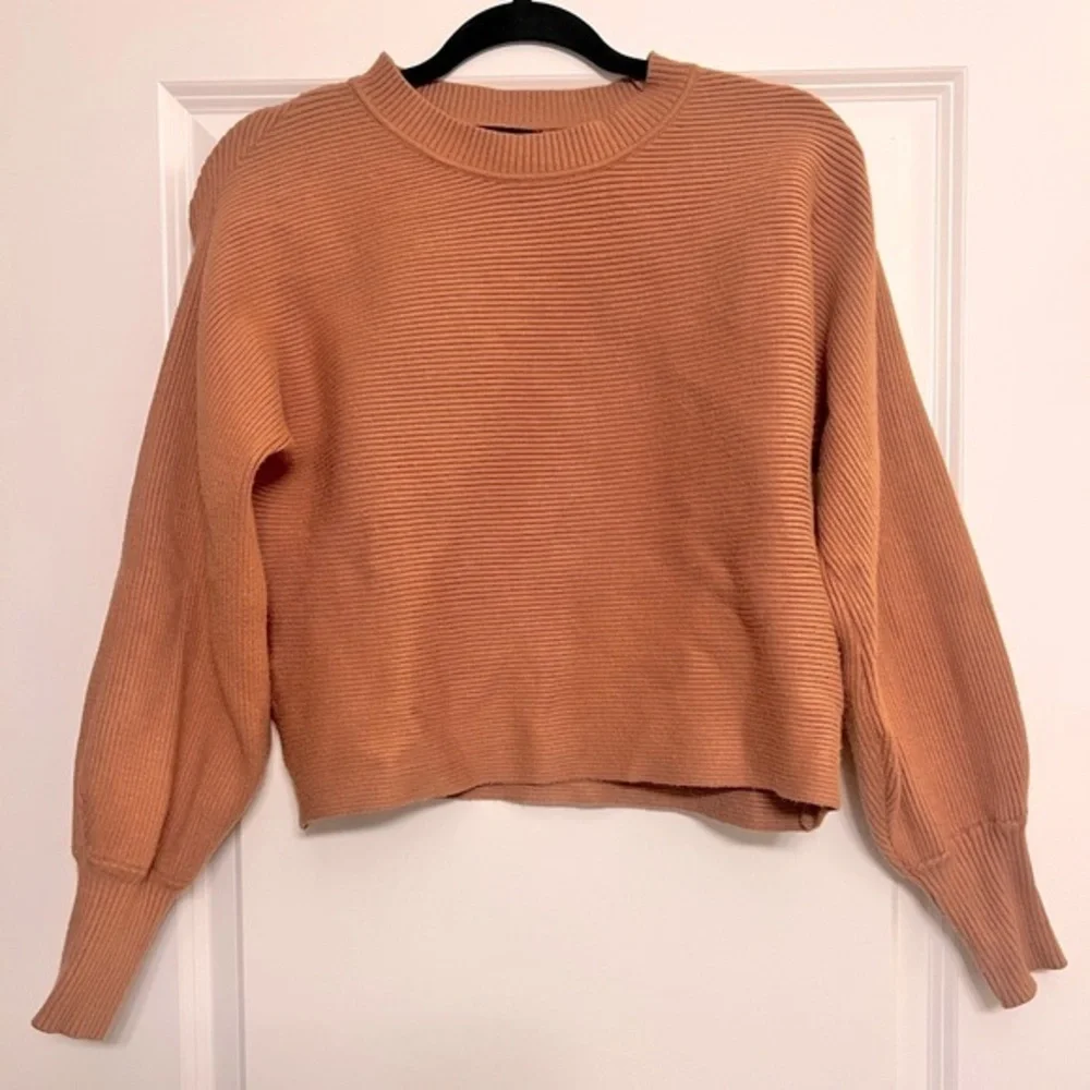Alice Blue Women's Ribbed Sweater - Tan size medium